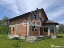 Casă P+M la roșu 188 mp și teren de 3.400 mp cu livadă i