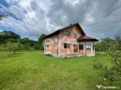 Casă P+M la roșu 188 mp și teren de 3.400 mp cu livadă i