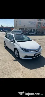 Vand Toyota Auris Hybrid 
