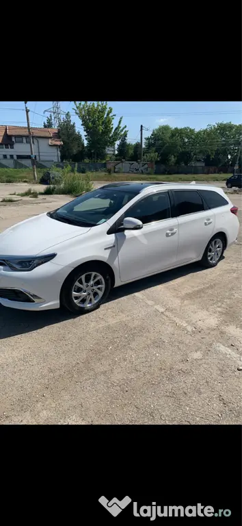 Vand Toyota Auris Hybrid