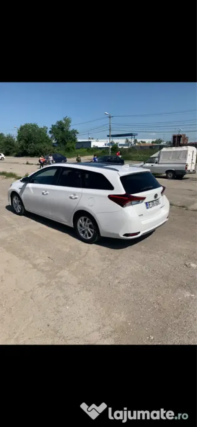 Vand Toyota Auris Hybrid