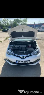 Vand Toyota Auris Hybrid 