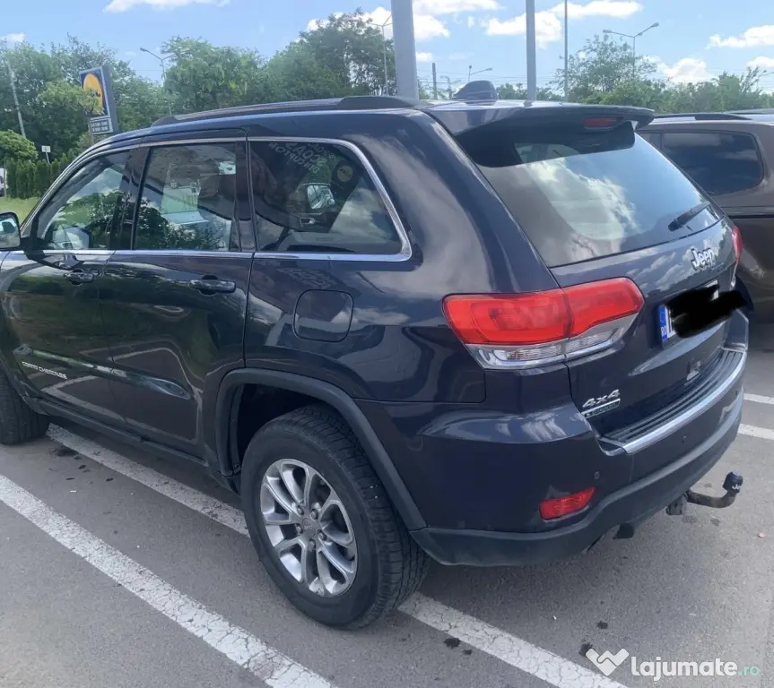 Vând jeep grand cherochee