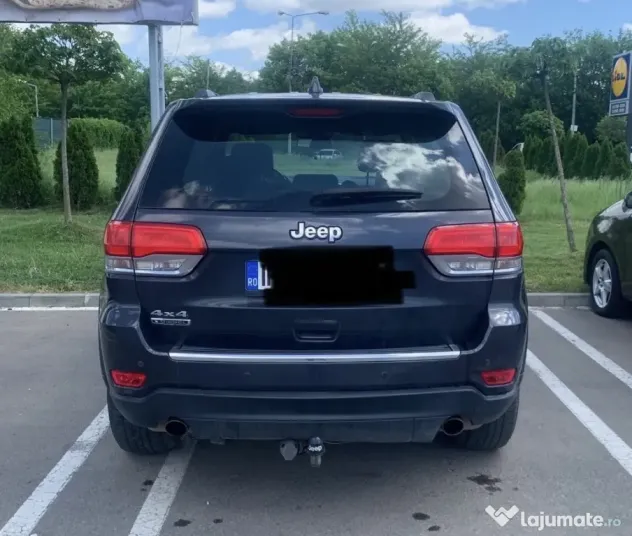 Vând jeep grand cherochee