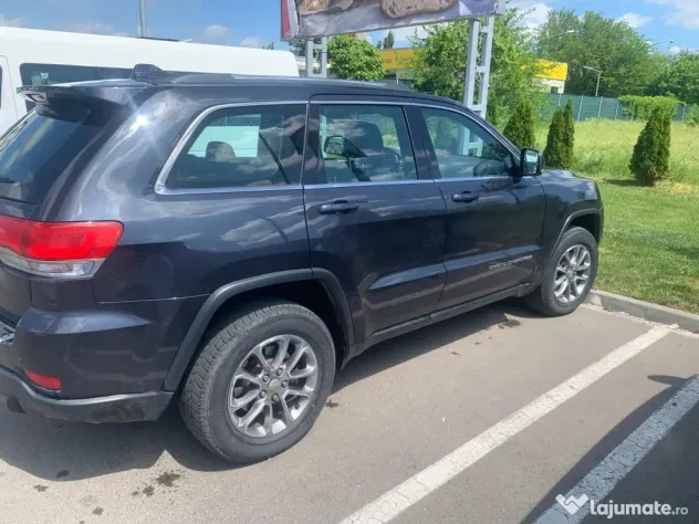 Vând jeep grand cherochee