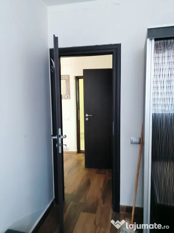 Apartament cu 2 camere demisol INALT