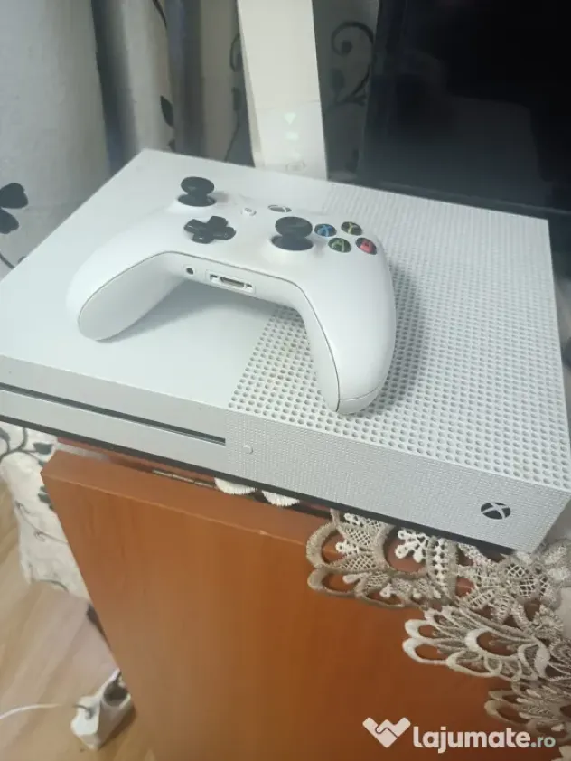 Vând Xbox one s ////