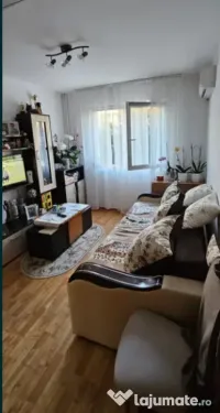 Apartament 3 camere | Semidecomandat | Zona Florilor