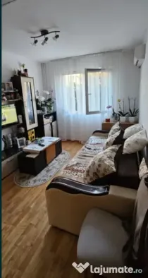 Apartament 3 camere | Semidecomandat | Zona Florilor
