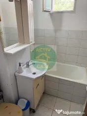 Apartament 2 camere, etaj intermediar 