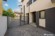 Se preda finisata - 4 bai - 3 dormitoare - curte - parcare - 
