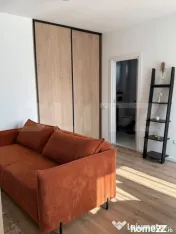 Apartament o camera, zona Terra 