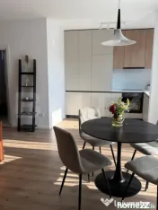 Apartament o camera, zona Terra 