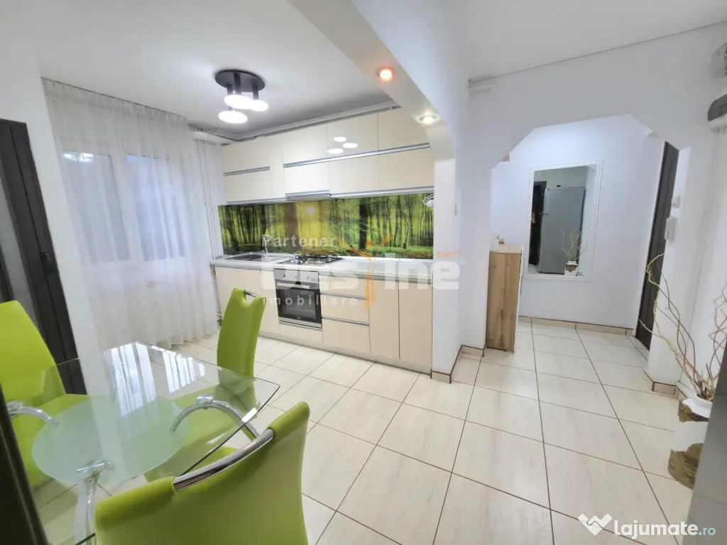 APARTAMENT 3 CAMERE SEMIDECOMANDAT MOBILAT