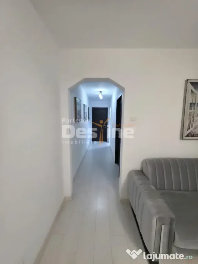 APARTAMENT 3 CAMERE SEMIDECOMANDAT MOBILAT