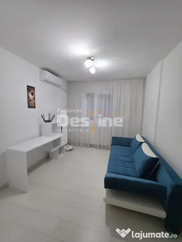 APARTAMENT 3 CAMERE SEMIDECOMANDAT MOBILAT