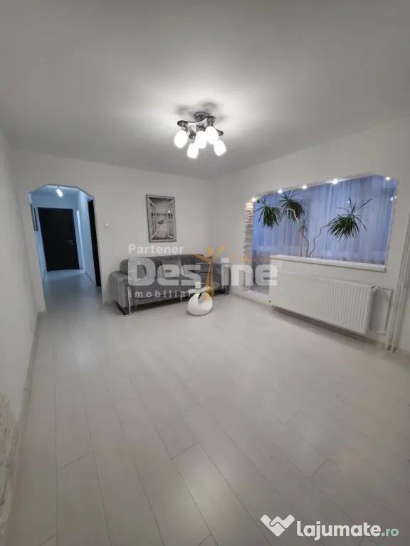 APARTAMENT 3 CAMERE SEMIDECOMANDAT MOBILAT