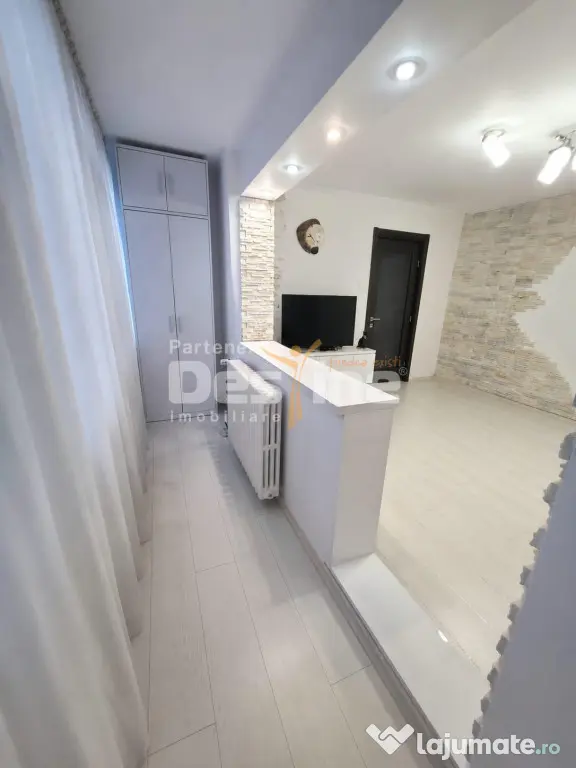 APARTAMENT 3 CAMERE SEMIDECOMANDAT MOBILAT