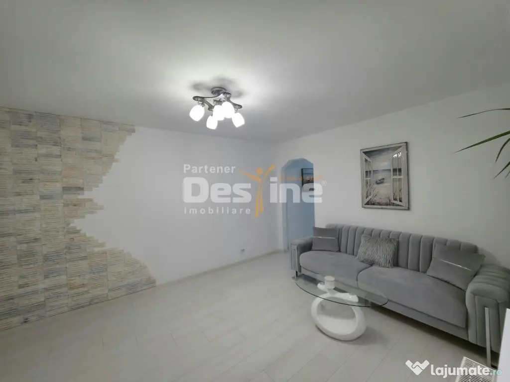 APARTAMENT 3 CAMERE SEMIDECOMANDAT MOBILAT