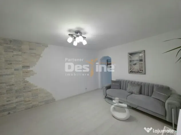 APARTAMENT 3 CAMERE SEMIDECOMANDAT MOBILAT