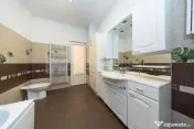 Casă cu teren 2.200 mp și deschidere la DN13 | Zonă mi...