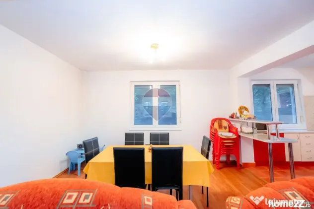 Casă de vacanță de vânzare în Drăganu, Argeș + ter...