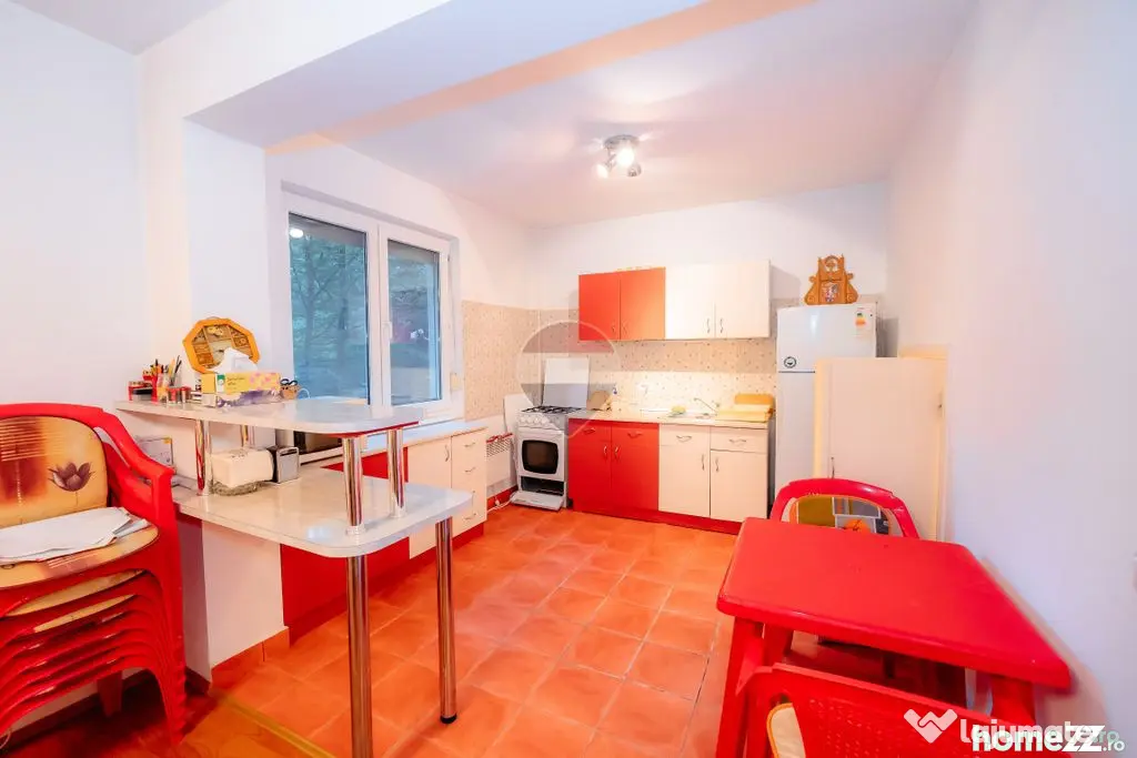 Casă de vacanță de vânzare în Drăganu, Argeș + ter...