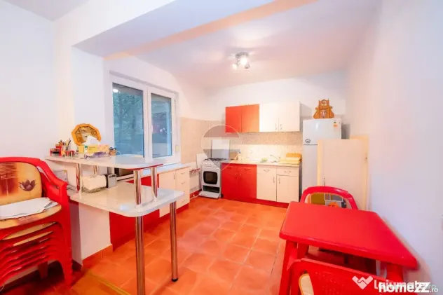 Casă de vacanță de vânzare în Drăganu, Argeș + ter...