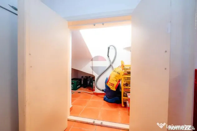 Casă de vacanță de vânzare în Drăganu, Argeș + ter...