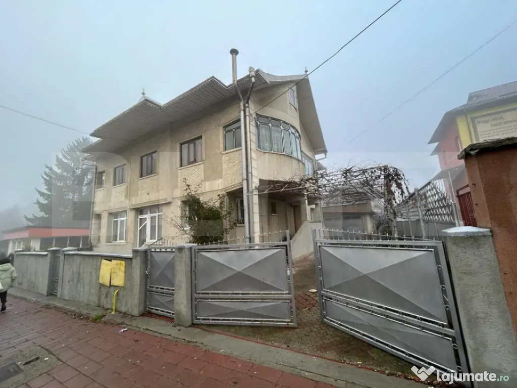 Casa individuala, 380 mp utili, pretabila pentru activitati