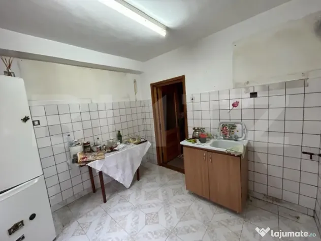 Casa individuala, 380 mp utili, pretabila pentru activitati