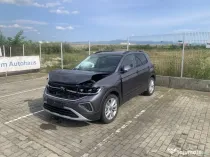 Vw t cross avariat