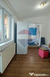 Casă / Vilă cu 3 camere de închiriat în zona Schei