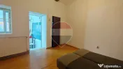 Casă / Vilă cu 3 camere de închiriat în zona Schei