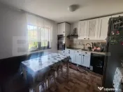Casă spațioasă de vânzare – 140 mp utili, teren 11 ari 
