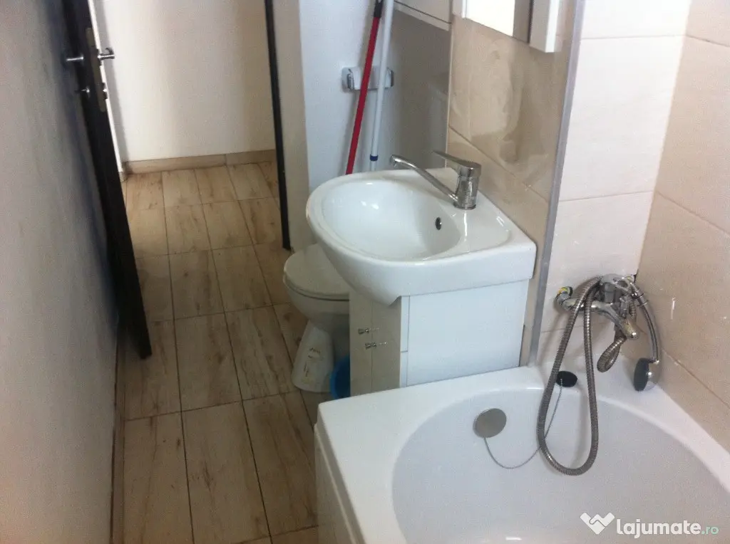 Apartament Cu 3 Camere Semidecomandate Etaj 2 George Enescu