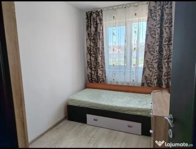 Apartament Cu 3 Camere Semidecomandate Etaj 2 George Enescu