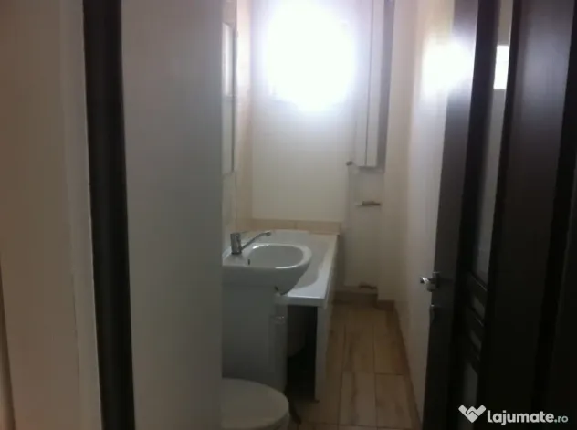 Apartament Cu 3 Camere Semidecomandate Etaj 2 George Enescu
