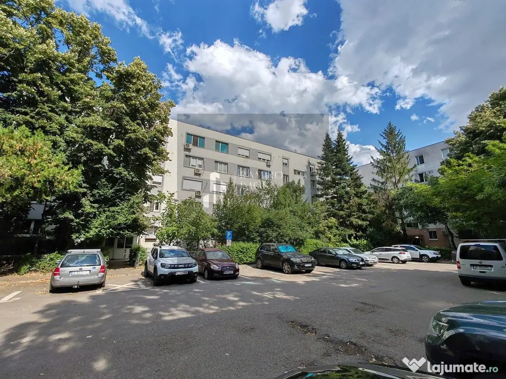 Apartament cu 3 camere, Auchan Titan/ 1 Dec 1918, DE RENOVAT