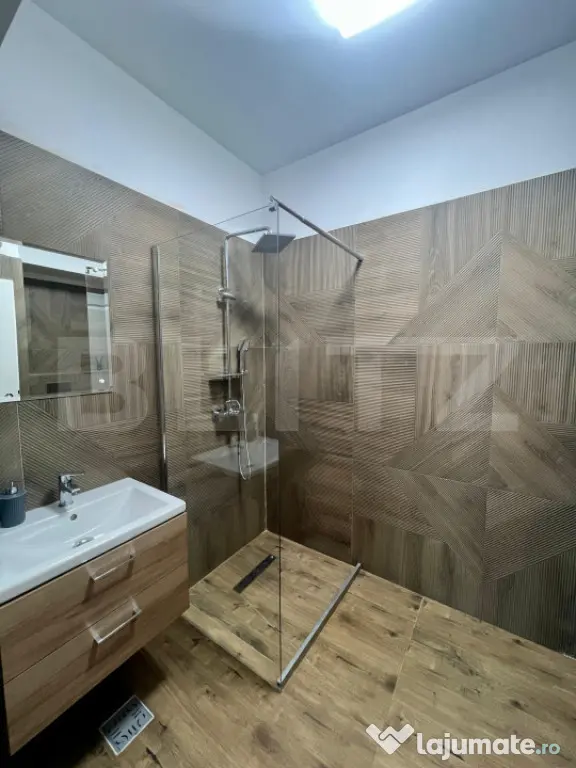 Apartament nou cu 2 camere, centrala si aer, zona Calea Seve