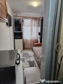 Închiriez garsoniera