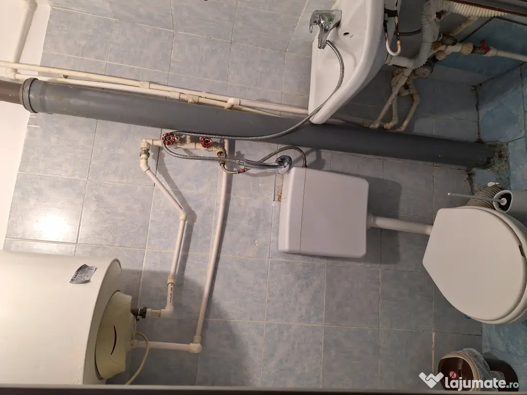 Închiriez garsoniera