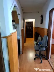 Apartament 3 camere decomandat 70mp, Rovine