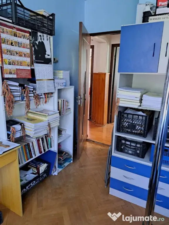Apartament 3 camere decomandat 70mp, Rovine