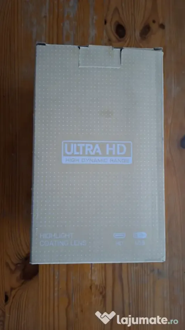 Proiector smart Android 4K transformă orice cameră într-un cinema