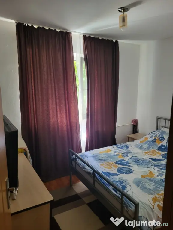 Ap de vinzare 3 camere etj 1.
