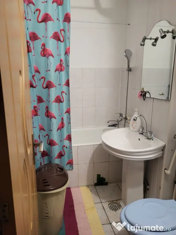 Ap de vinzare 3 camere etj 1.