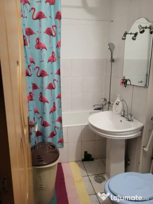 Ap de vinzare 3 camere etj 1.