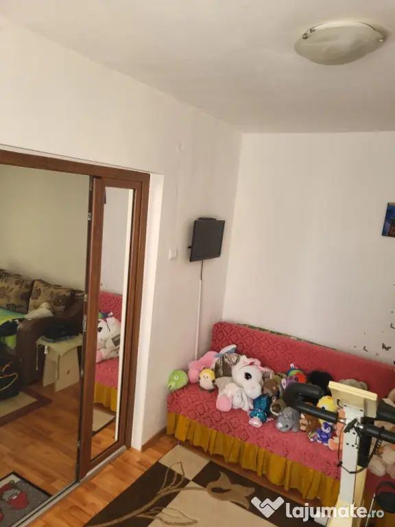 Ap de vinzare 3 camere etj 1.