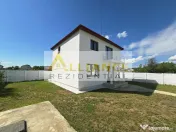 Vila individuala- 4 camere- 2 bai- beci- 700m de autobuz ...